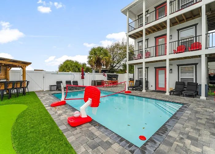 Juicy Vibes Pool Golf Grill Bar Games Near Beach