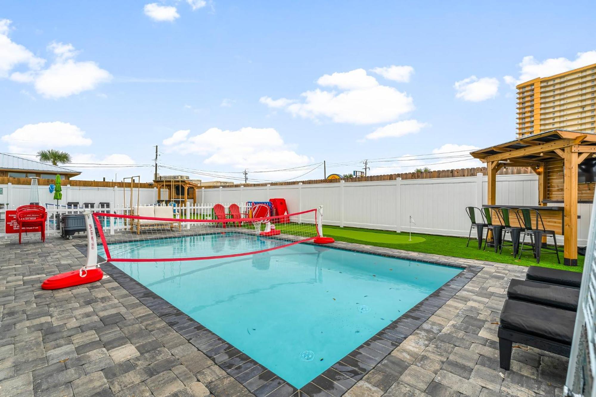 Juicy Vibes Pool Golf Grill Bar Games Near Apartment Panama City Beach