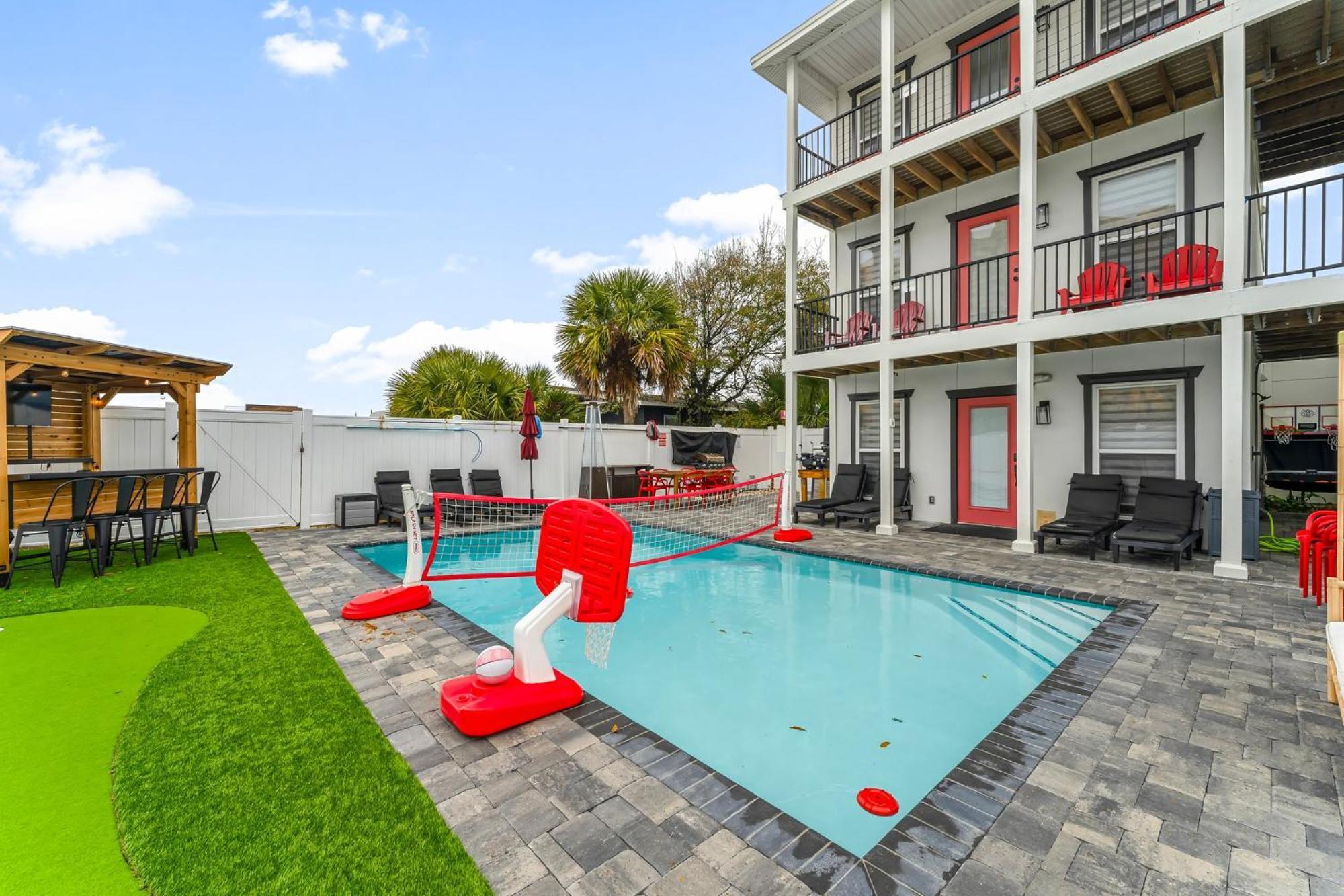Juicy Vibes Pool Golf Grill Bar Games Near *